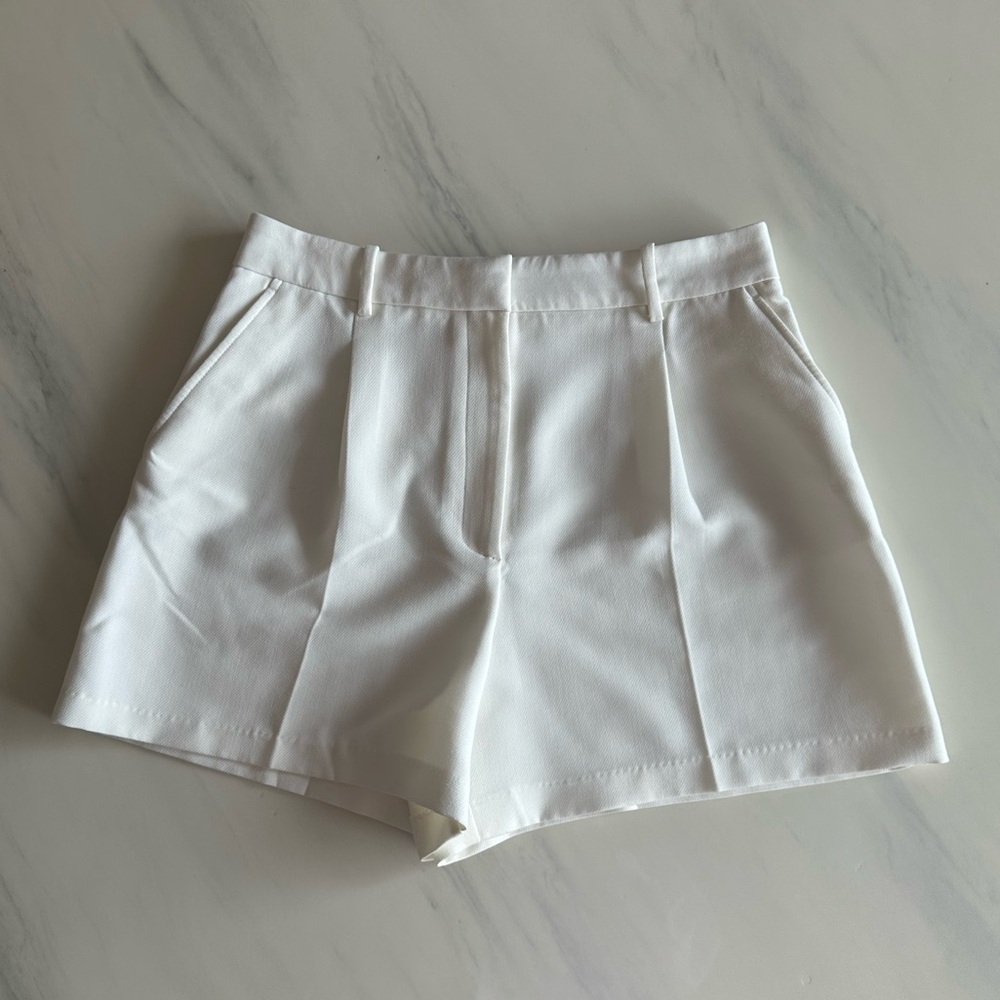 Zara - White High-Rise Tailored Women's Shorts - size L
